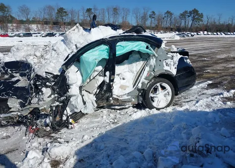 2017 Mercedes-Benz E 300 4Matic z USA, uszkodzony, nr VIN WDDZF4KB0HA177266